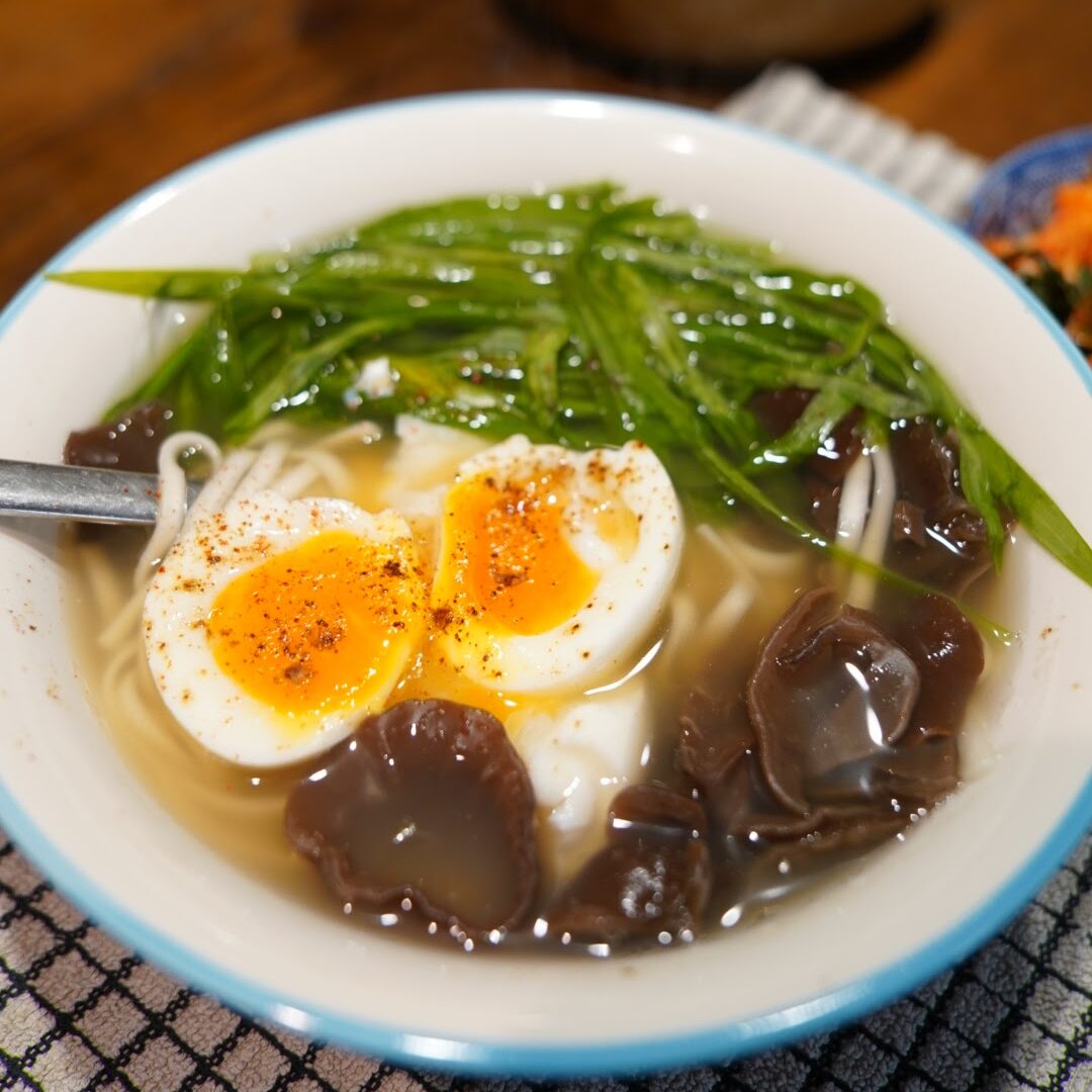 3 CORNERED LEEK & WILD MUSHROOM MISO RAMEN